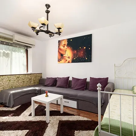 Stone Gate #2 Apartament *