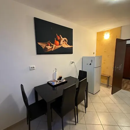 Stone Gate #2 Apartment