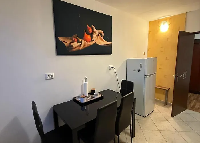 Stone Gate #2 Apartment